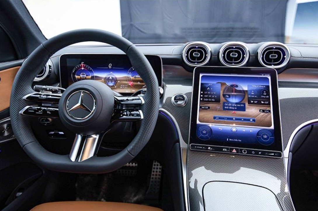 So sánh hai phiên bản của Mercedes-Benz GLC 2023 đang bán tại Việt Nam So sánh hai phiên bản của Mercedes-Benz GLC 2023 đang bán tại Việt Nam
