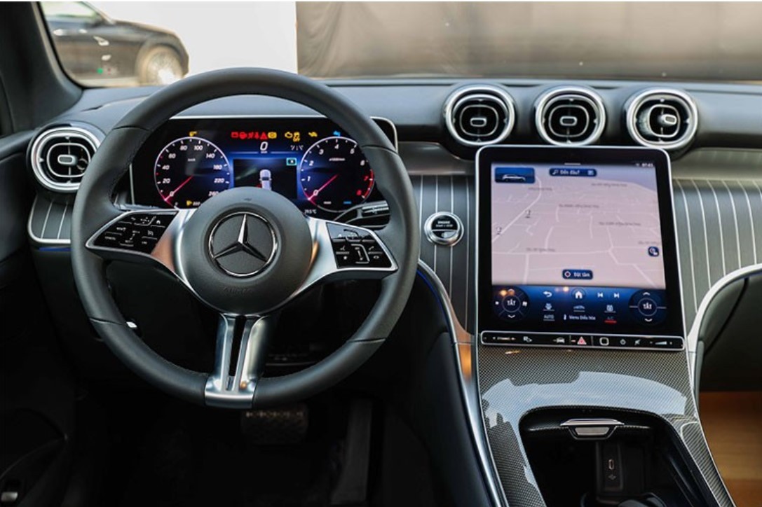 So sánh hai phiên bản của Mercedes-Benz GLC 2023 đang bán tại Việt Nam So sánh hai phiên bản của Mercedes-Benz GLC 2023 đang bán tại Việt Nam