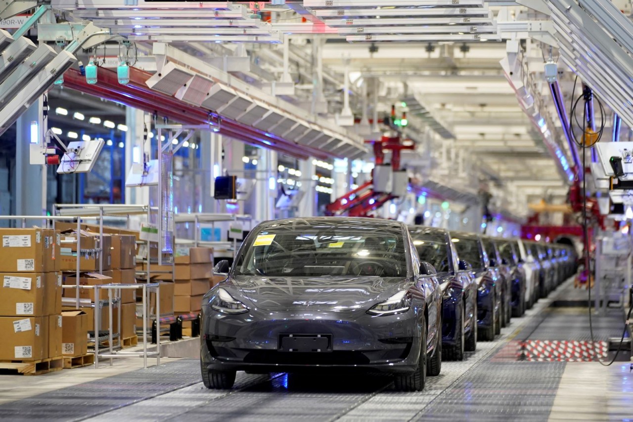 Cứ 40 giây có một xe điện Tesla xuất xưởng tại Trung Quốc Cứ 40 giây có một xe điện Tesla xuất xưởng tại Trung Quốc