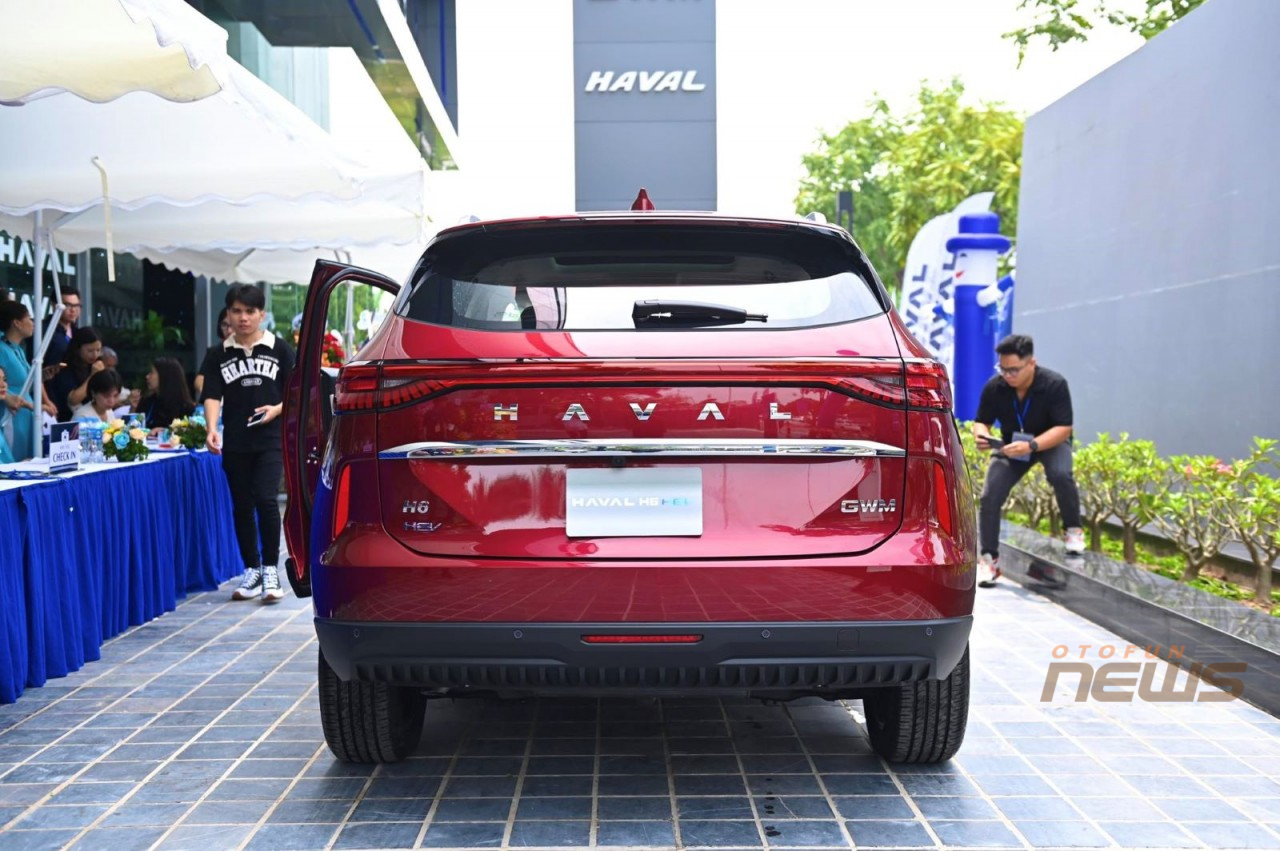 Haval H6 2023 nhập nguyên chiếc từ Thái Lan về Việt Nam, giá 1,096 tỷ đồng Haval H6 2023 nhập nguyên chiếc từ Thái Lan về Việt Nam, giá 1,096 tỷ đồng