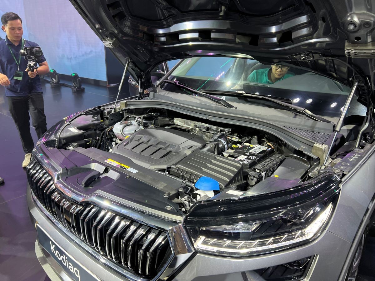Chi tiết Skoda Kodiaq 2024 mới ra mắt tại Việt Nam, giá lăn bánh từ 1,3 đến 1,6 tỷ đồng Chi tiết Skoda Kodiaq 2024 mới ra mắt tại Việt Nam, giá lăn bánh từ 1,3 đến 1,6 tỷ đồng