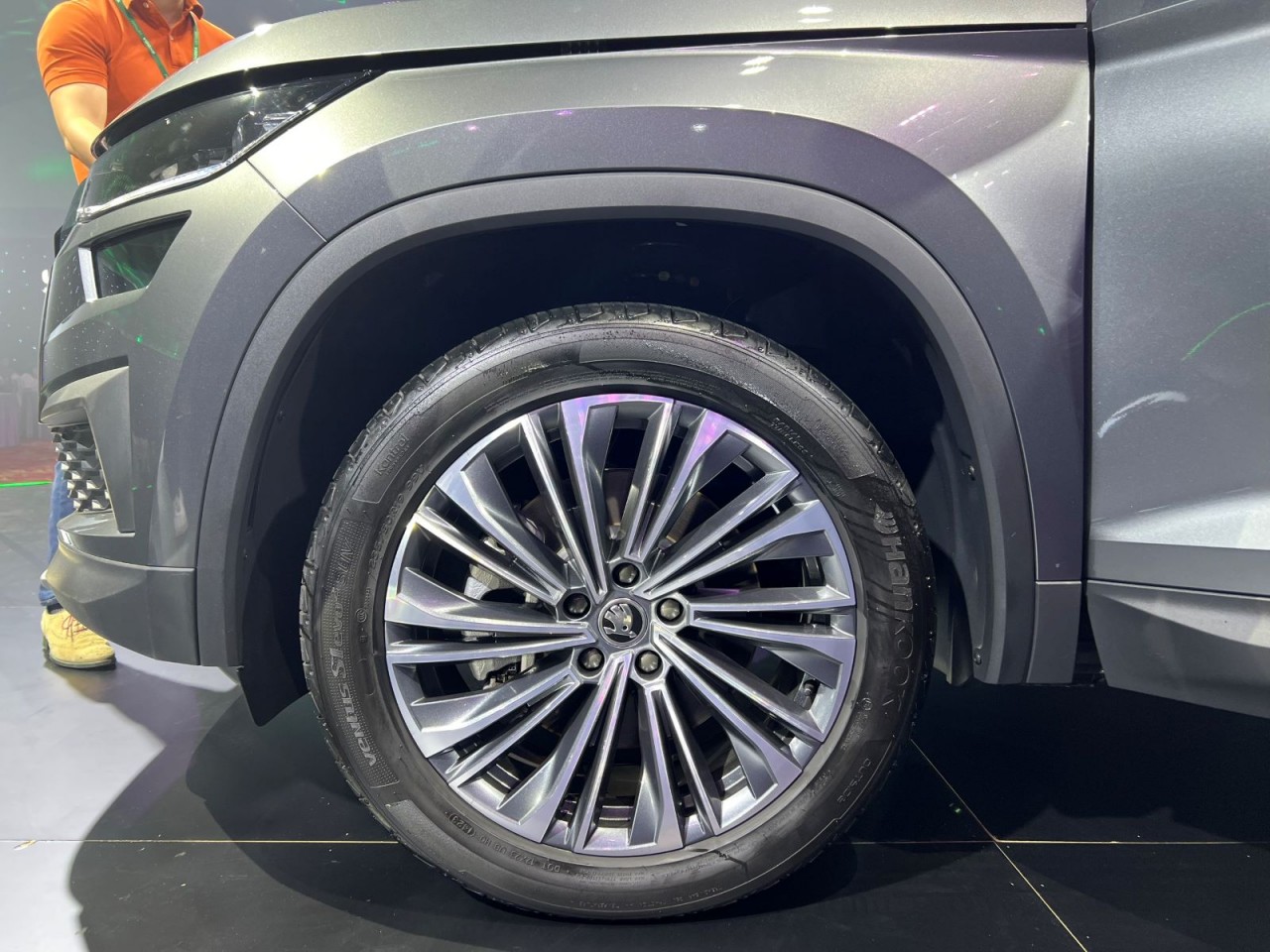 Người dùng đánh giá Skoda Kodiaq: Cảm giác lái thích, xe êm ái nhưng hàng ba chật và lốp cứng Người dùng đánh giá Skoda Kodiaq: Cảm giác lái thích, xe êm ái nhưng hàng ba chật và lốp cứng