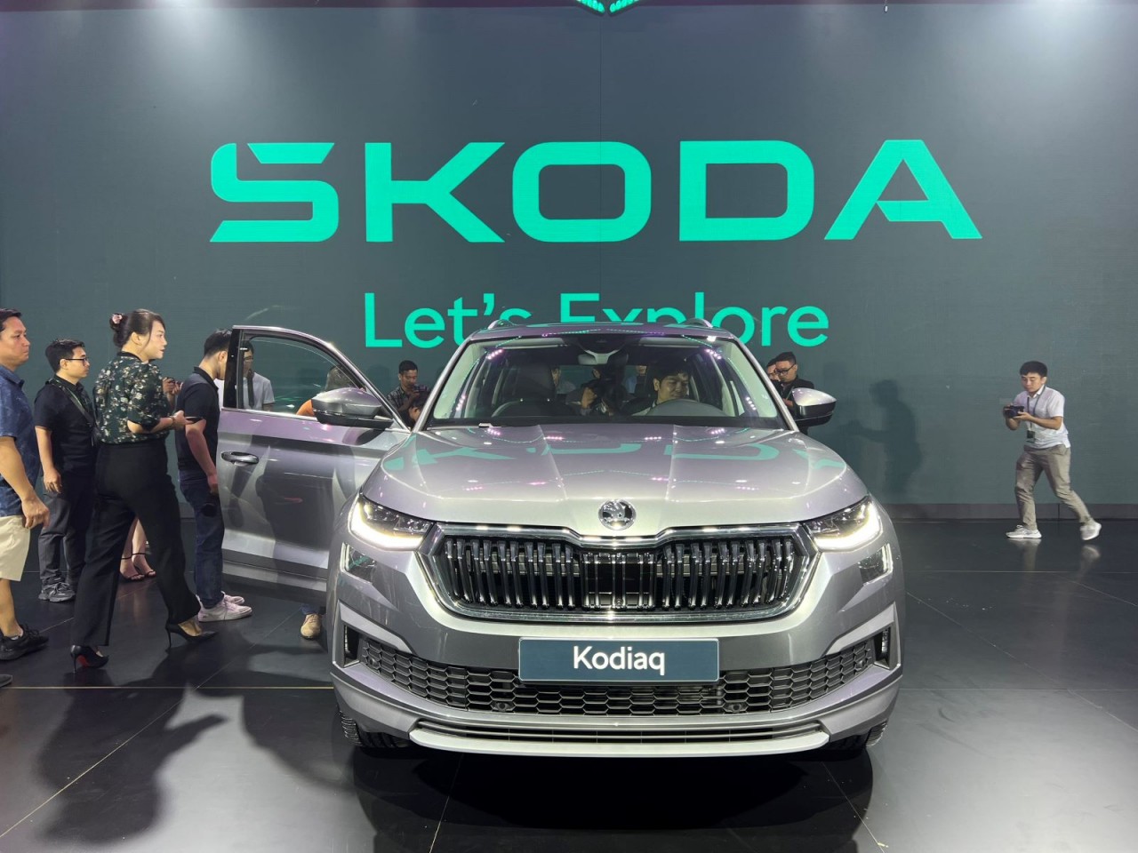 Chi tiết Skoda Kodiaq 2024 mới ra mắt tại Việt Nam, giá lăn bánh từ 1,3 đến 1,6 tỷ đồng Chi tiết Skoda Kodiaq 2024 mới ra mắt tại Việt Nam, giá lăn bánh từ 1,3 đến 1,6 tỷ đồng