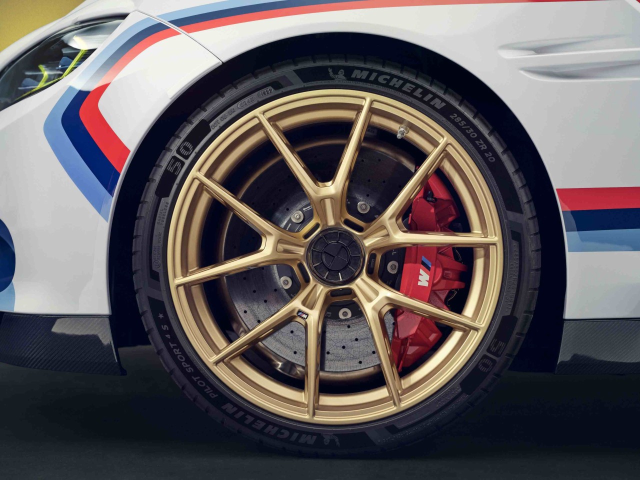 Huyền thoại BMW 3.0 CSL tái sinh với mẫu M4, mạnh tới 553 mã lực Huyền thoại BMW 3.0 CSL tái sinh với mẫu M4, mạnh tới 553 mã lực