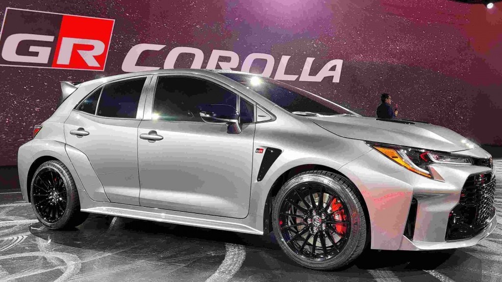 Toyota GR Corolla tại Nhật Bản quá hot, phải quay xổ số để chọn người được mua