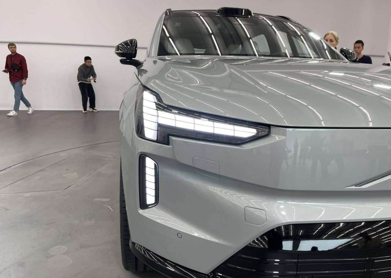 Ngắm nhìn hình ảnh thực tế đẹp mãn nhãn của VOLVO EX90 Ngắm nhìn hình ảnh thực tế đẹp mãn nhãn của VOLVO EX90
