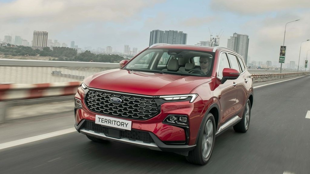 Giảm giá trăm triệu, Mazda CX-5 qua mặt Ford Territory về doanh số nhưng vẫn thua xa đối thủ từ Toyota