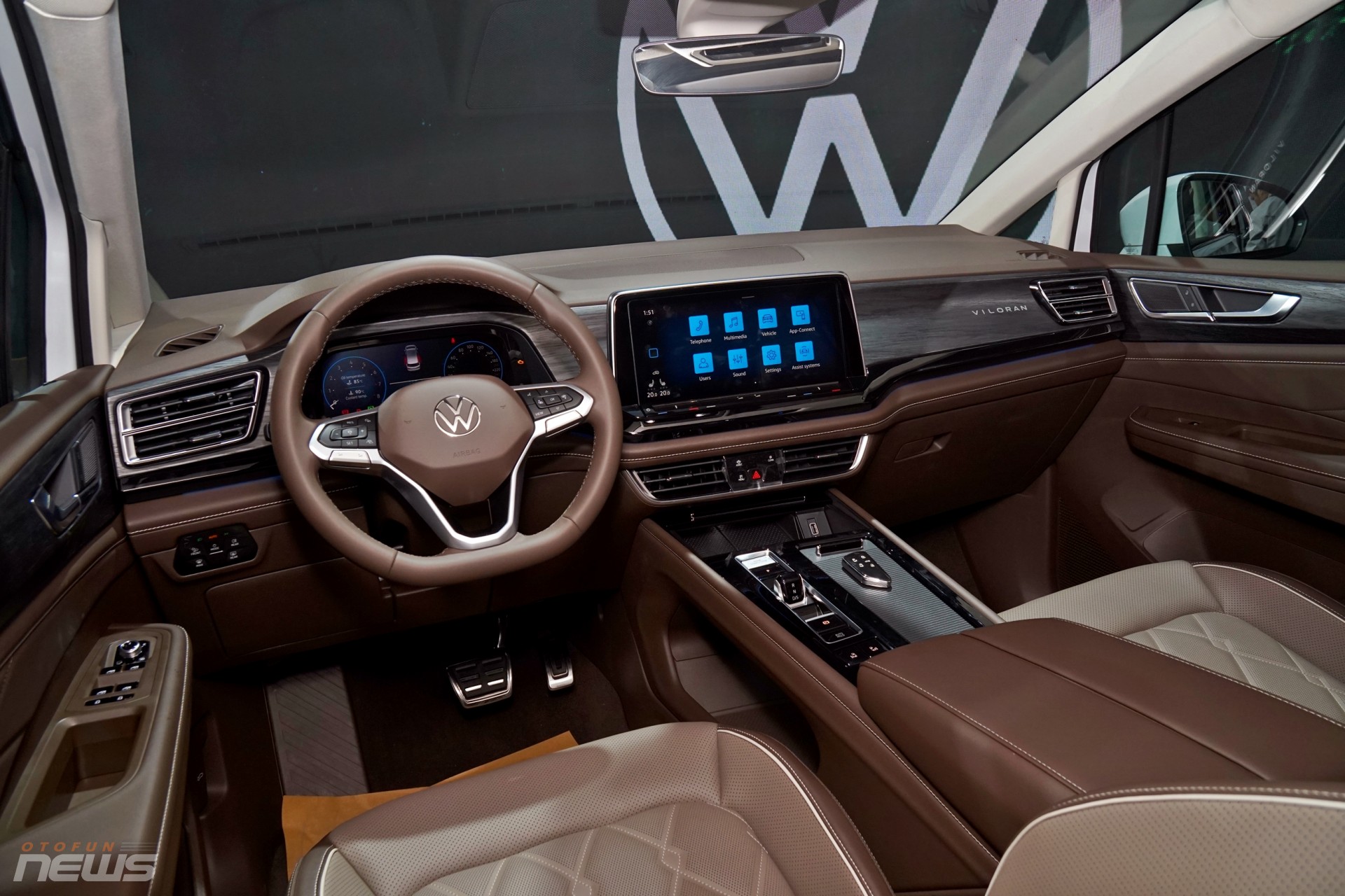 Cận cảnh Volkswagen Viloran 2024 với hàng ghế hạng thương gia vừa ra mắt tại Việt Nam Cận cảnh Volkswagen Viloran 2024 với hàng ghế hạng thương gia vừa ra mắt tại Việt Nam