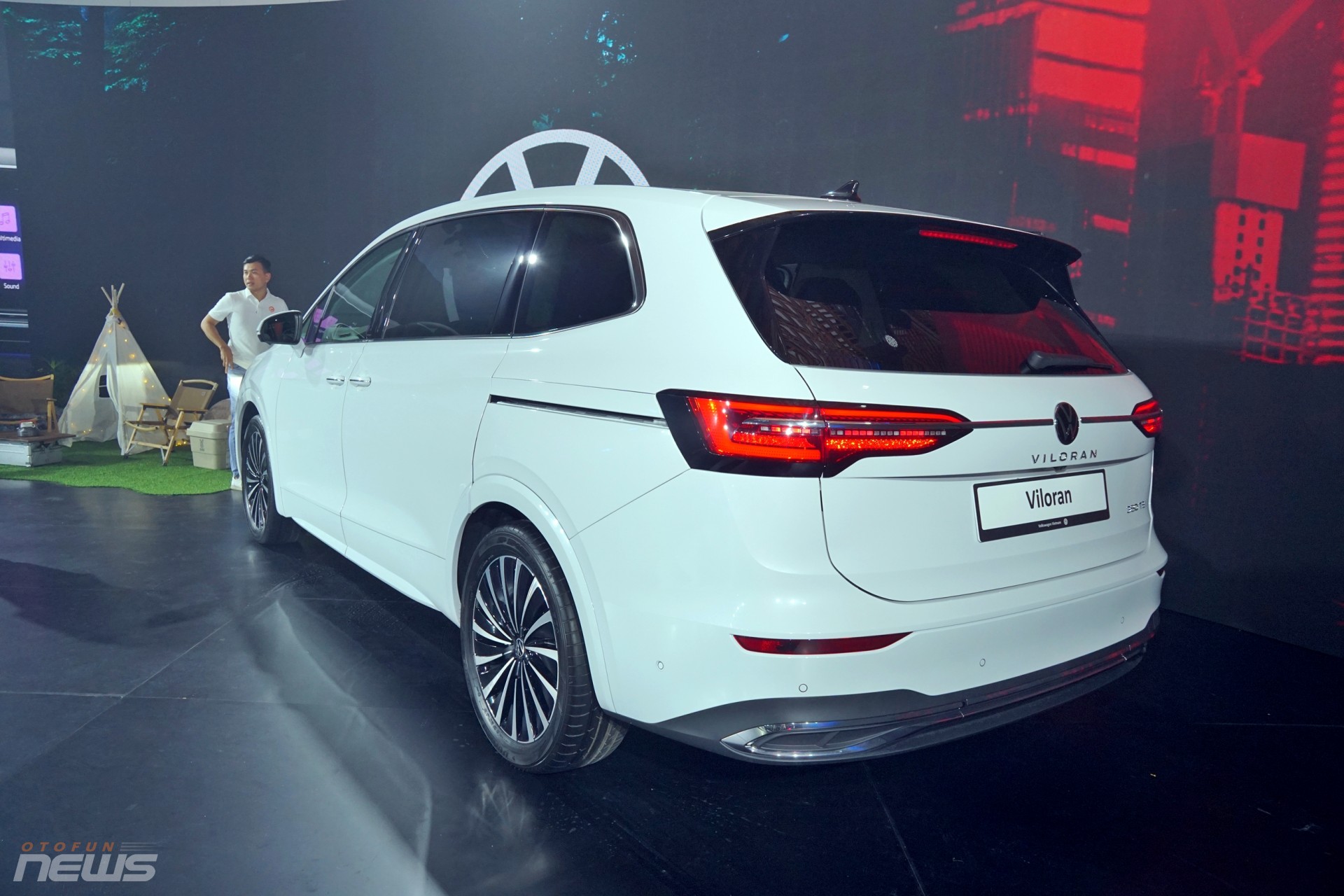 Cận cảnh Volkswagen Viloran 2024 với hàng ghế hạng thương gia vừa ra mắt tại Việt Nam Cận cảnh Volkswagen Viloran 2024 với hàng ghế hạng thương gia vừa ra mắt tại Việt Nam