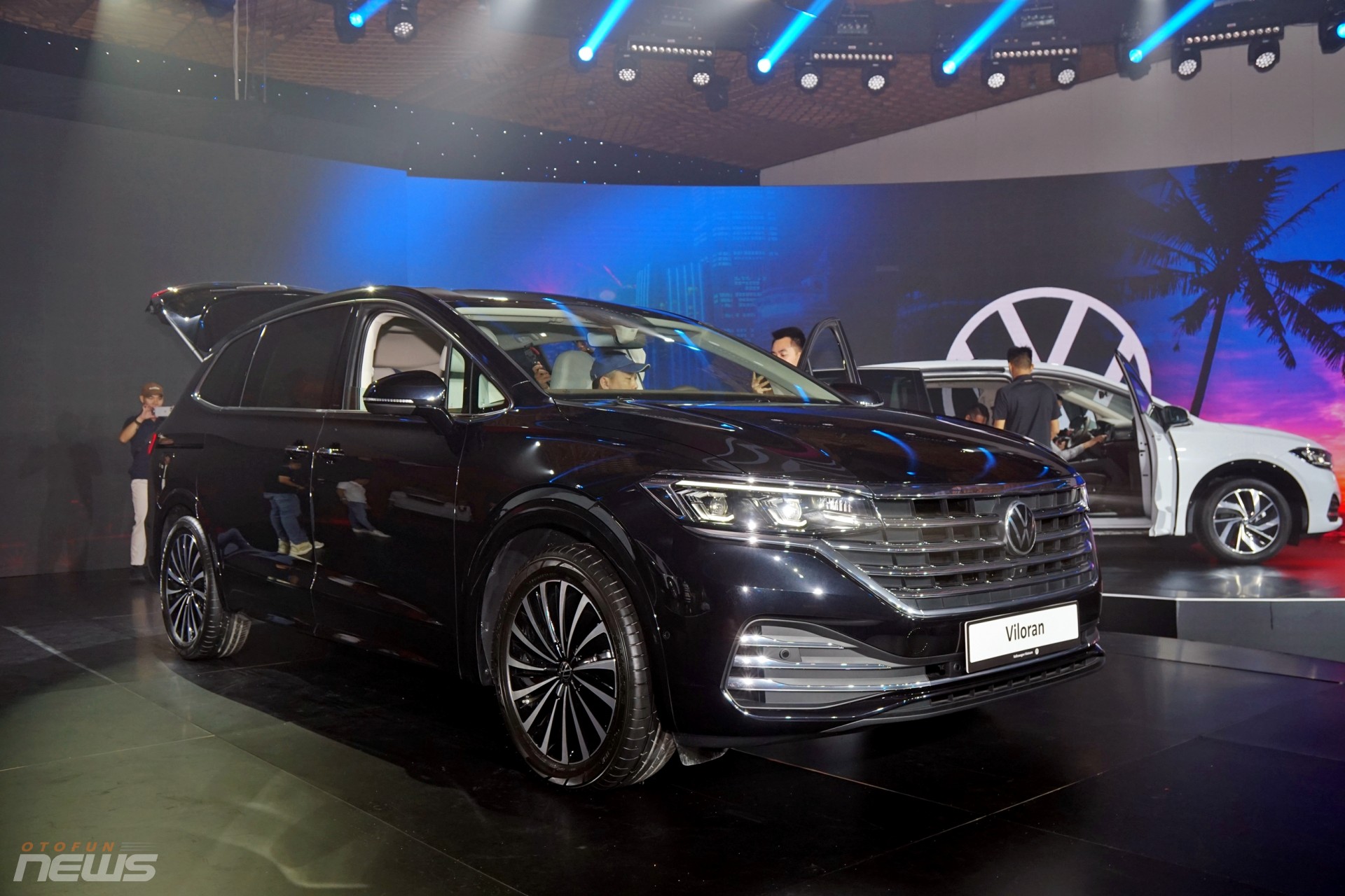 Cận cảnh Volkswagen Viloran 2024 với hàng ghế hạng thương gia vừa ra mắt tại Việt Nam Cận cảnh Volkswagen Viloran 2024 với hàng ghế hạng thương gia vừa ra mắt tại Việt Nam
