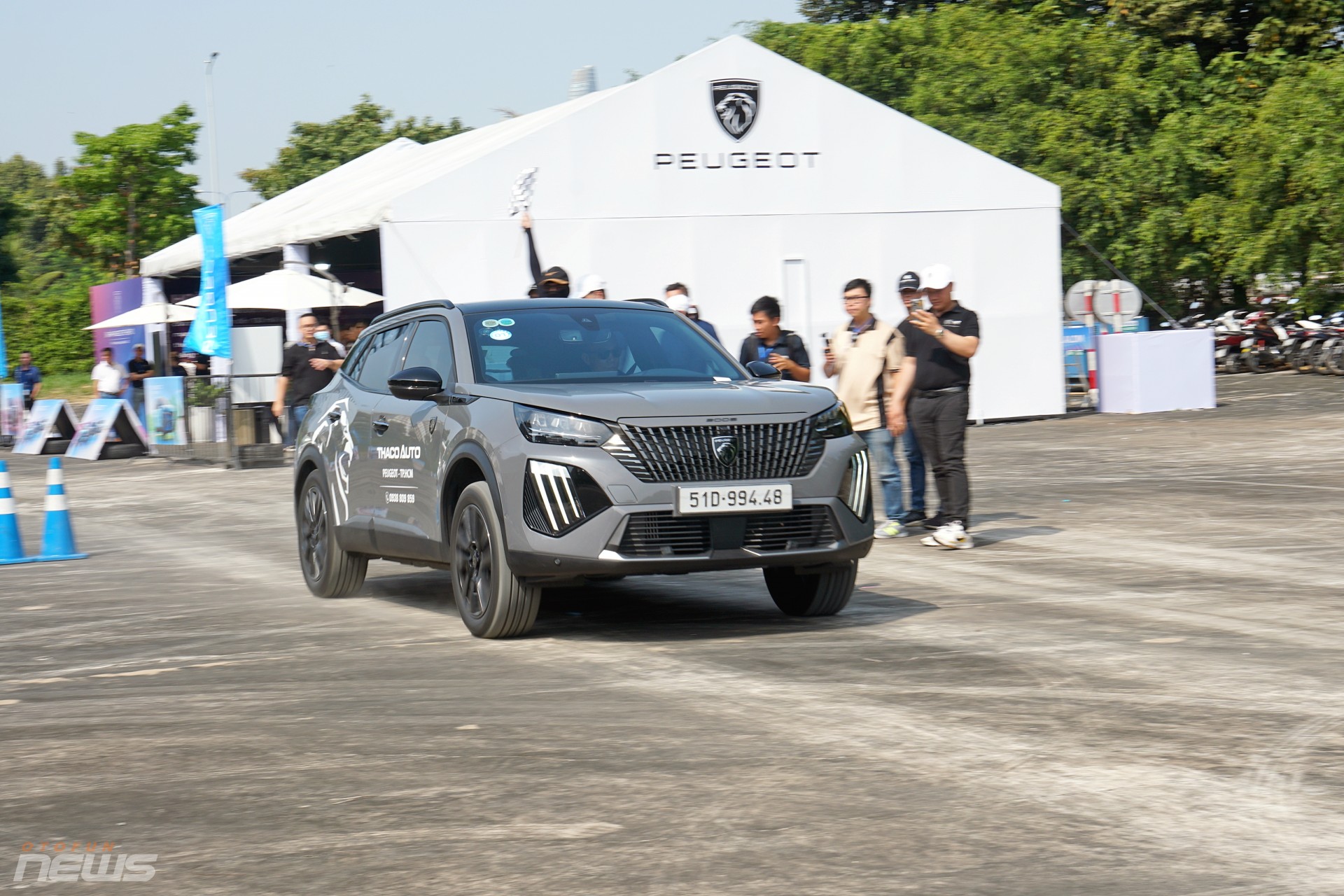 Đánh giá nhanh Peugeot 2008 2025 qua sa hình Gymkhana Đánh giá nhanh Peugeot 2008 2025 qua sa hình Gymkhana