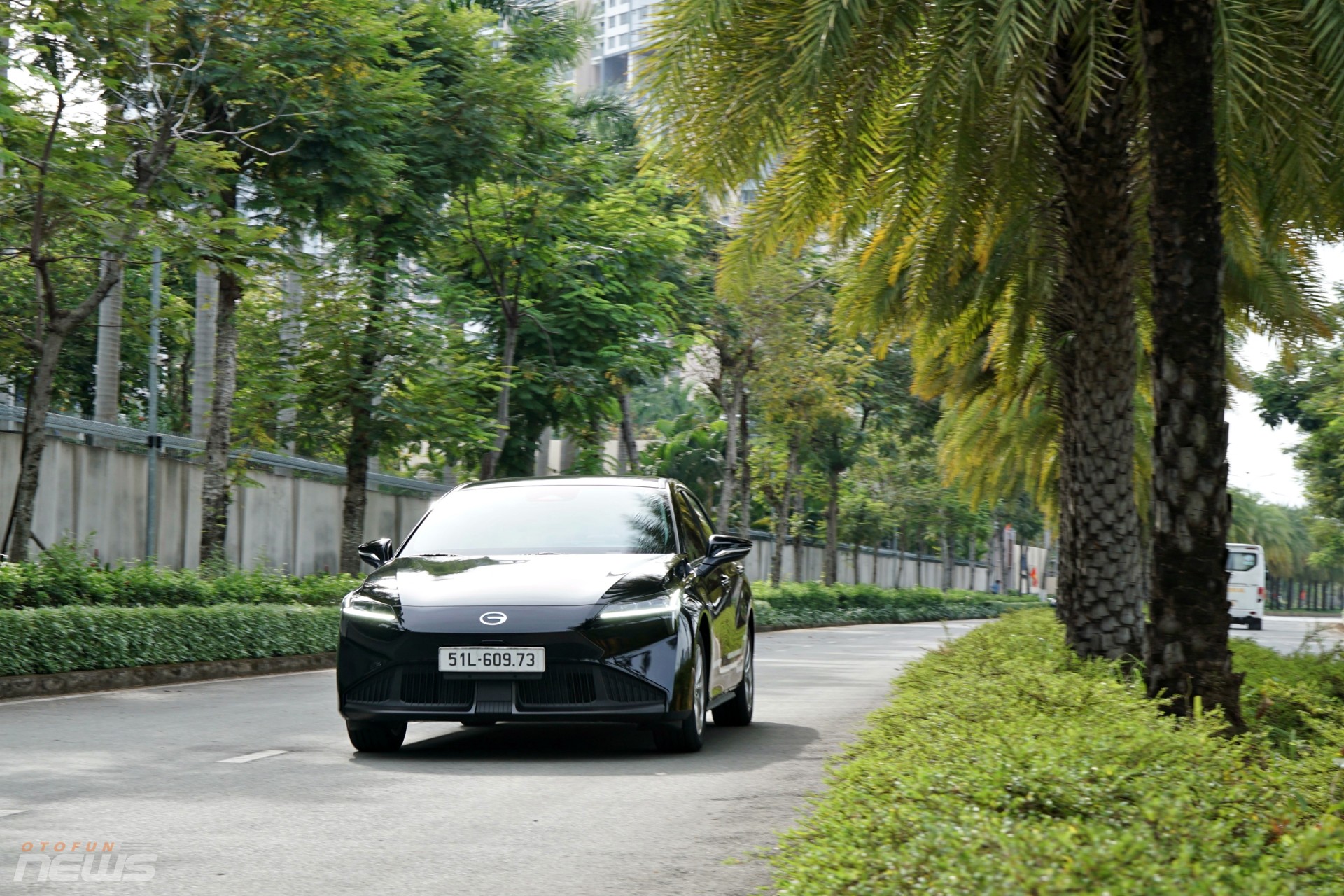 Aion ES: Sedan điện Trung Quốc giữa lằn ranh thực dụng và hiện đại Aion ES: Sedan điện Trung Quốc giữa lằn ranh thực dụng và hiện đại