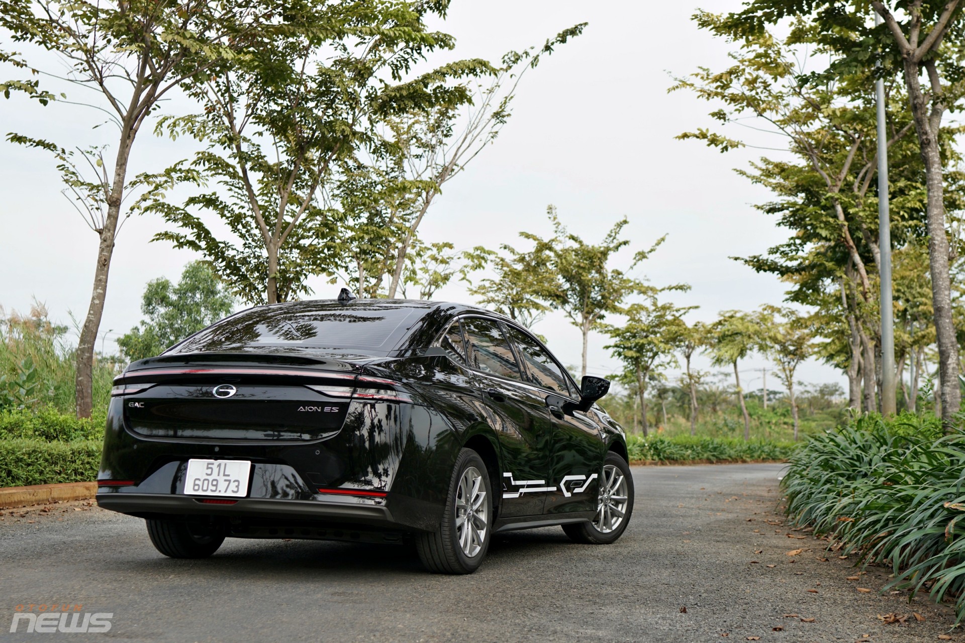 Aion ES, mẫu sedan điện Trung Quốc giữa lằn ranh thực dụng và hiện đại Aion ES, mẫu sedan điện Trung Quốc giữa lằn ranh thực dụng và hiện đại
