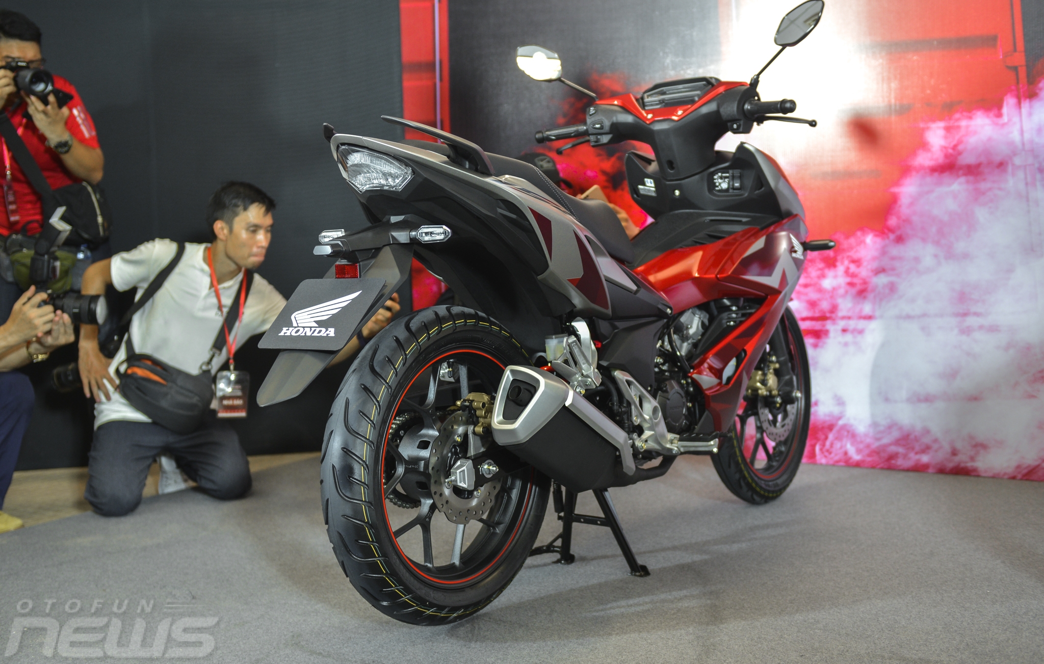 Chi tiết Honda Winner X vừa ra mắt, quyết giành ngôi đầu của Yamaha Exciter chi tiet honda winner x vua ra mat quyet gianh ngoi dau cua yamaha exciter