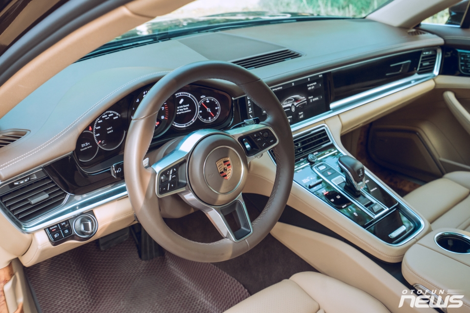sau mot nam su dung gia xe porsche panamera 2018 con bao nhieu