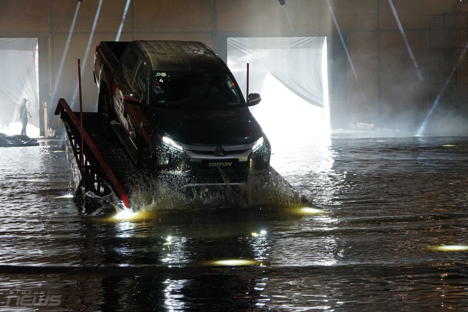 chi tiet mitsubishi triton 2019 vua duoc ra mat