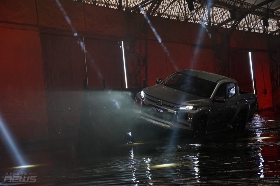 chi tiet mitsubishi triton 2019 vua duoc ra mat