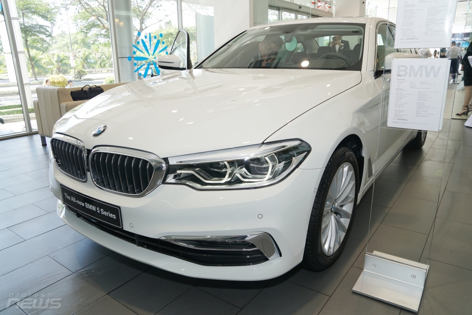 bmw 5 series the he moi chao san viet nam voi gia 239 ty dong