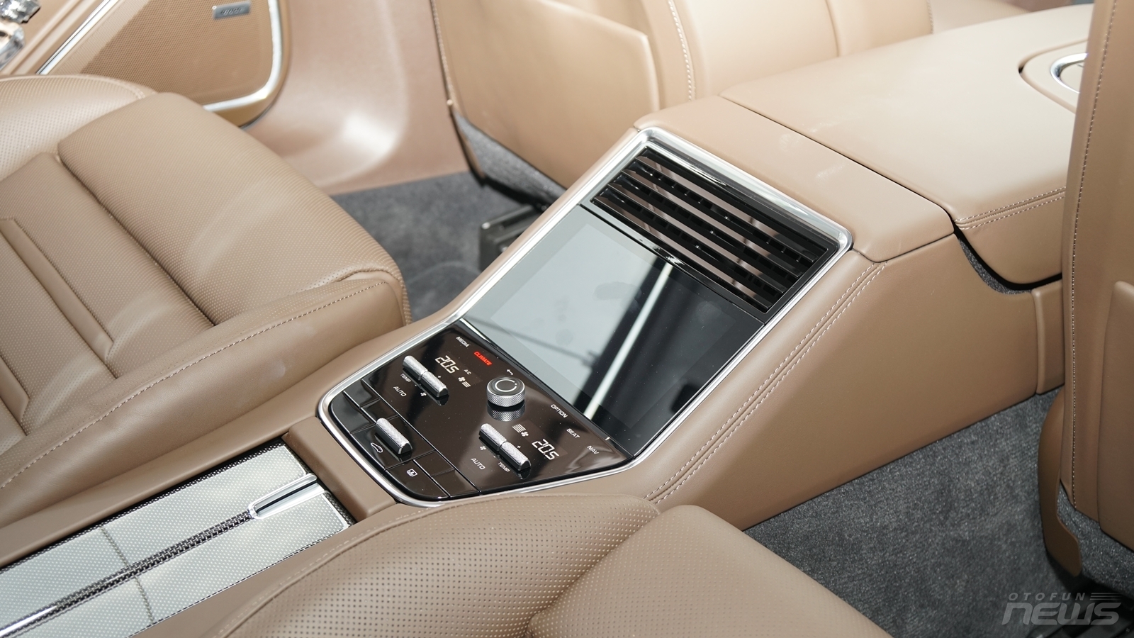 đánh giá Porsche Panamera 2021
