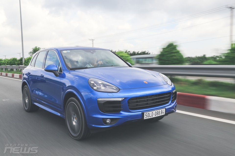 chinh phuc mui yen cung porsche cayenne