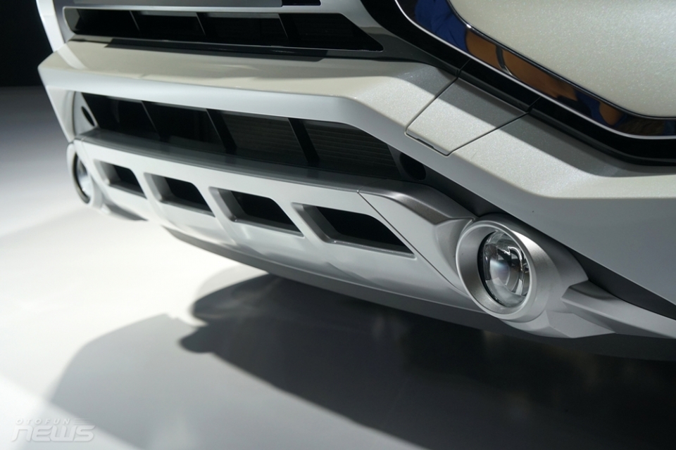 chi tiet mau crossover mpv mitsubishi xpander
