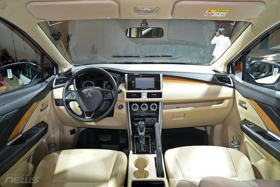 chi tiet mau crossover mpv mitsubishi xpander