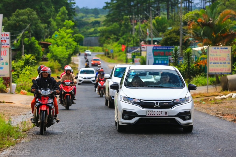 Honda Fuel Challenge 2018: Honda Jazz chỉ tốn 4,5 lít/100 km honda fuel challenge 2018 honda jazz chi ton 45 lit100 km