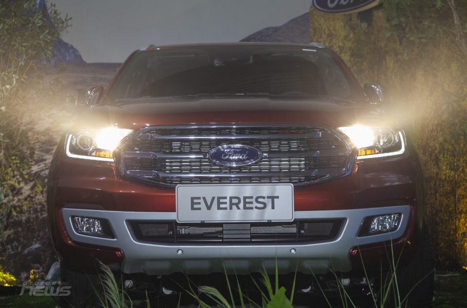 chi tiet ford everest 2018 vua duoc ra mat