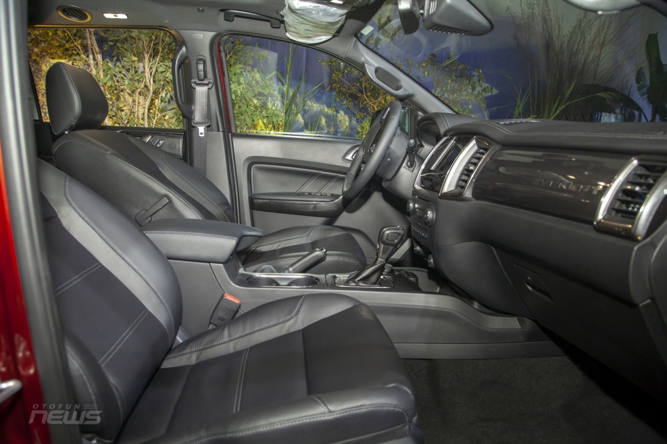 chi tiet ford everest 2018 vua duoc ra mat