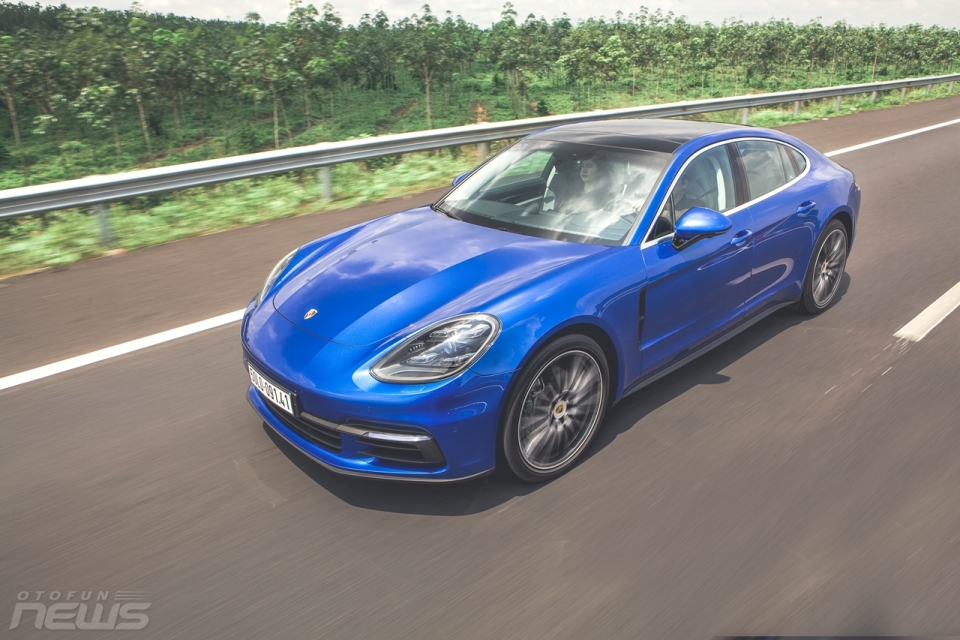 Trải nghiệm khoang "khách thương gia" trên Porsche Panamera trai nghiem khoang khach thuong gia tren porsche panamera