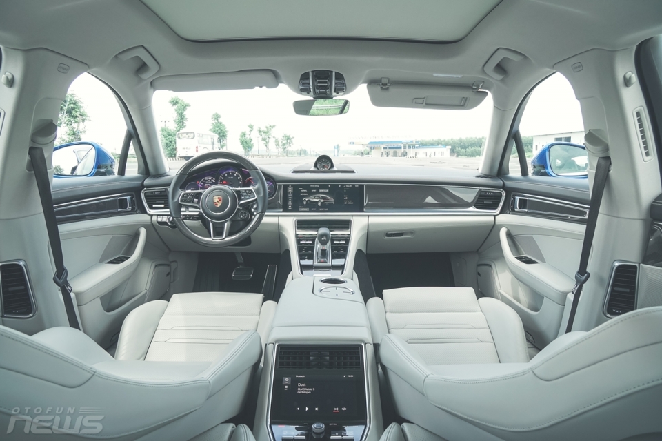 Trải nghiệm khoang "khách thương gia" trên Porsche Panamera trai nghiem khoang khach thuong gia tren porsche panamera