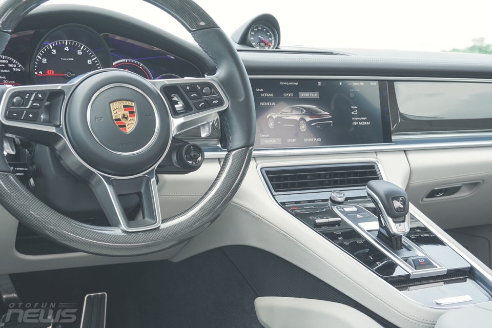 Trải nghiệm khoang "khách thương gia" trên Porsche Panamera trai nghiem khoang khach thuong gia tren porsche panamera