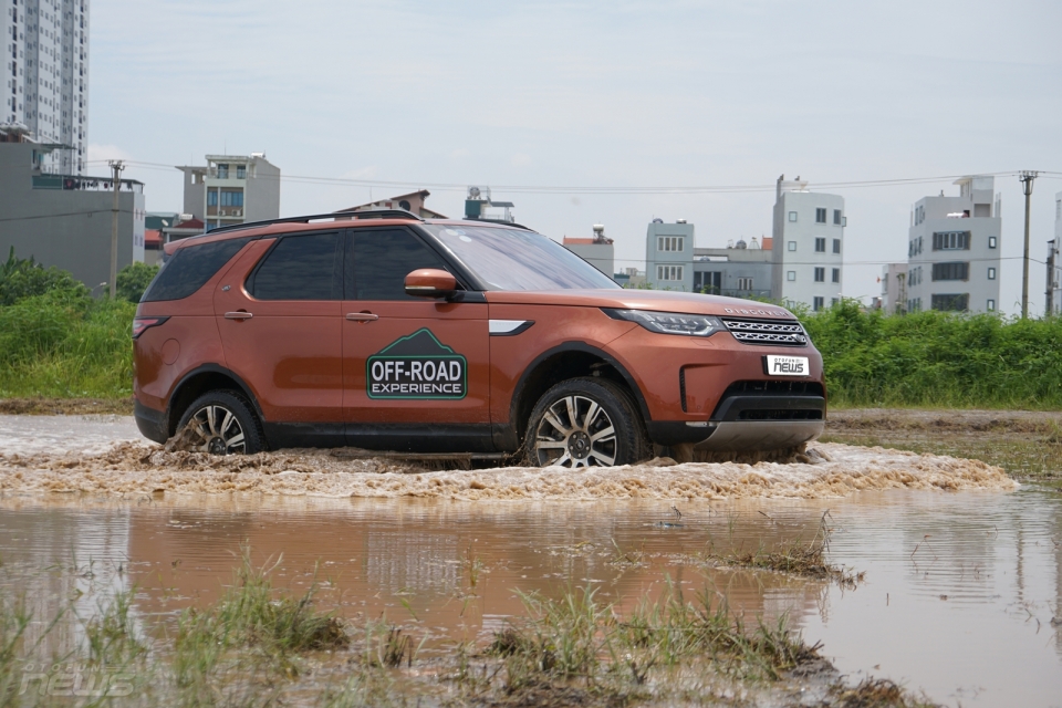 Trải nghiệm nhanh Land Rover Discovery thế hệ mới giá 4,5 tỷ đồng tại Việt Nam trai nghiem nhanh land rover discovery the he moi gia 45 ty dong tai viet nam