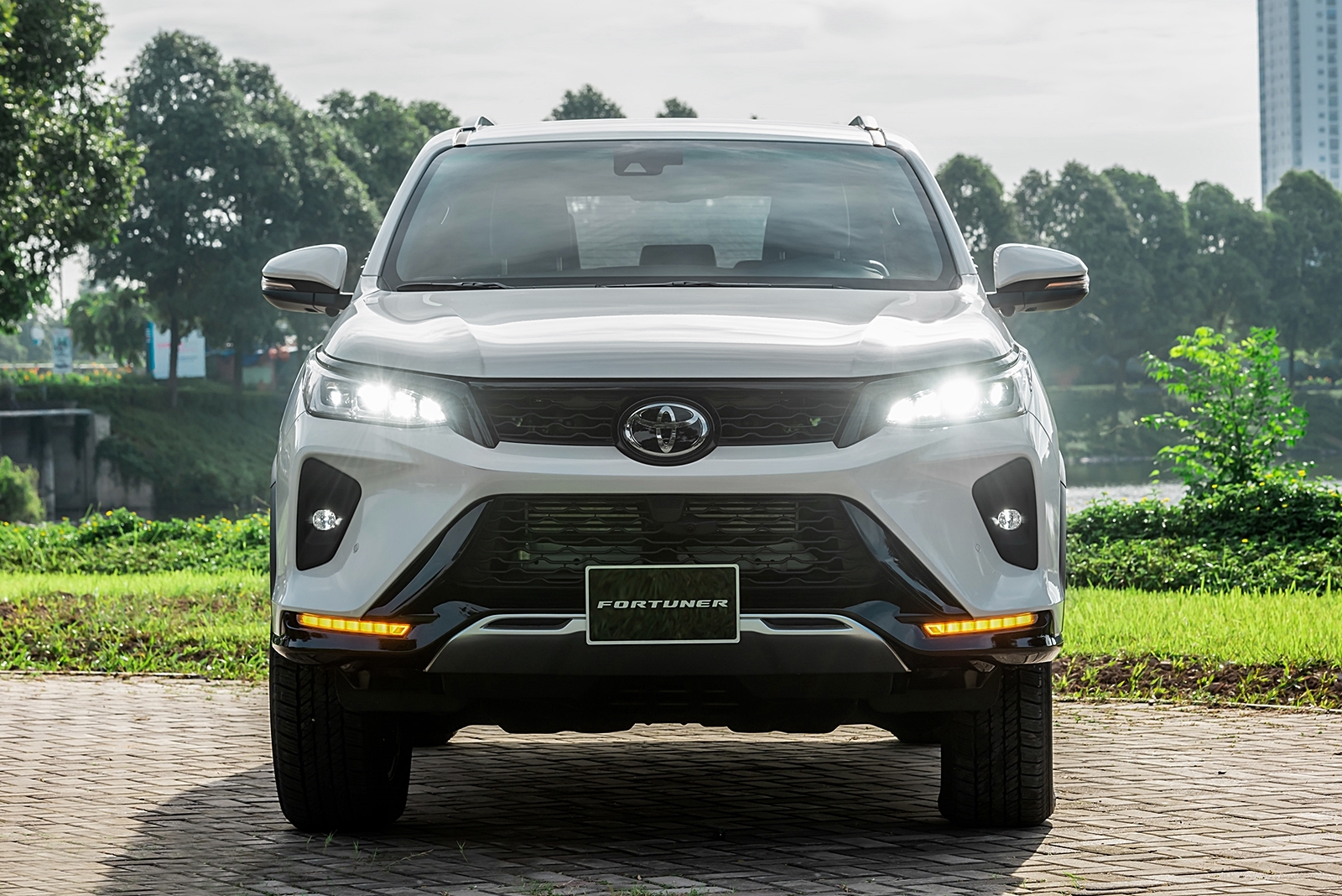 Tri ân khách hàng, Toyota Fortuner Legender tung gói khuyến mại hấp dẫn tháng 10 Tri ân khách hàng, Toyota Fortuner Legender tung gói khuyến mại hấp dẫn tháng 10