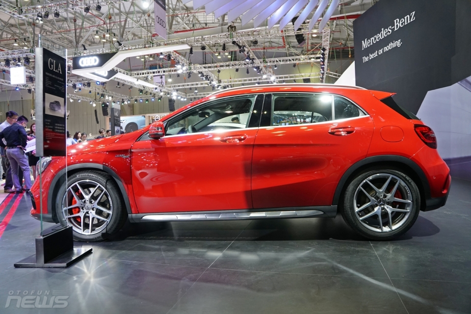 vims 2017 chiem nguong mercedes amg gla45 ban facelift gia 23 ty dong