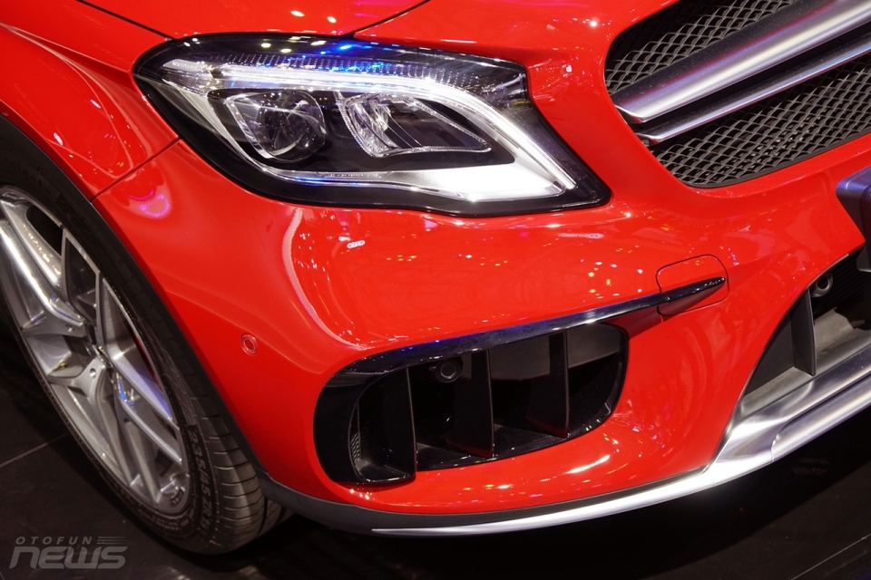 vims 2017 chiem nguong mercedes amg gla45 ban facelift gia 23 ty dong