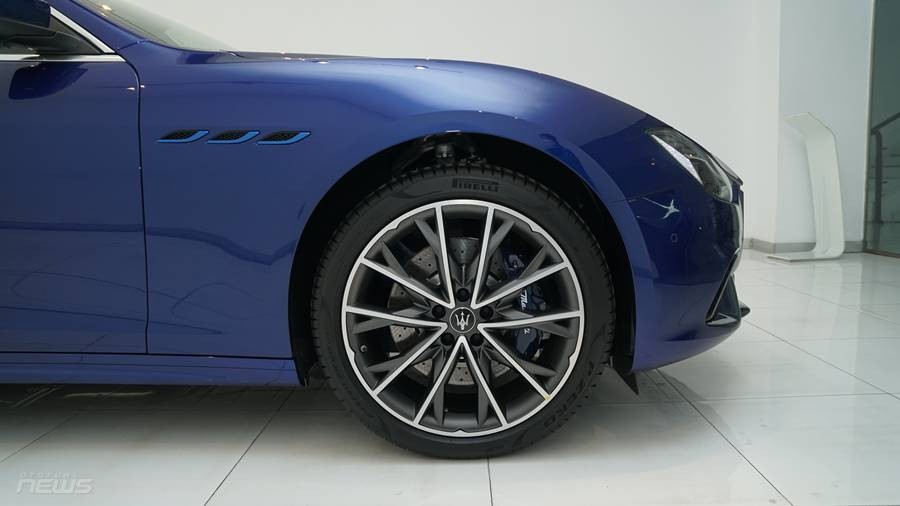Ghibli Hybrid 2021: Xe lai đầu tiên của Maserati có mặt ở Việt Nam với giá .... Ghibli Hybrid 2021: Xe lai đầu tiên của Maserati có mặt ở Việt Nam với giá ....