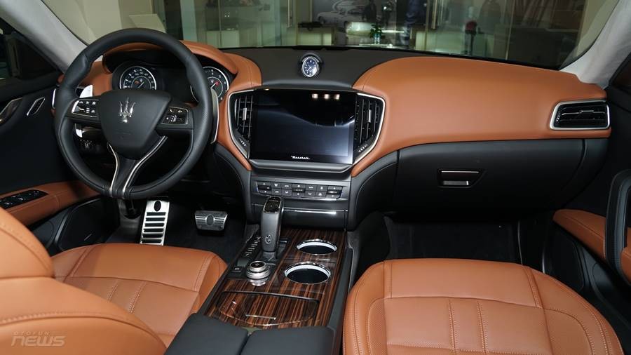 Ghibli Hybrid 2021: Xe lai đầu tiên của Maserati có mặt ở Việt Nam với giá .... Ghibli Hybrid 2021: Xe lai đầu tiên của Maserati có mặt ở Việt Nam với giá ....