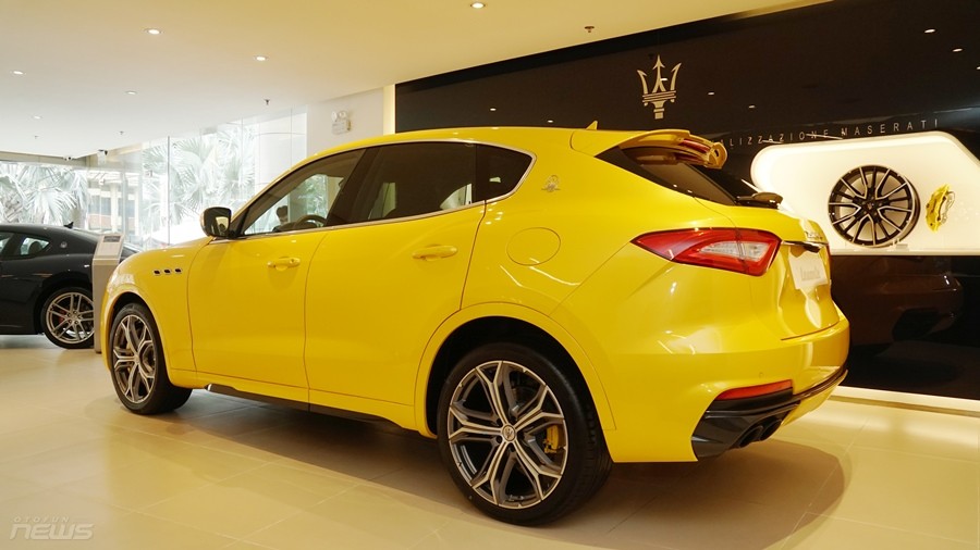 Cận cảnh Maserati Levante Trofeo sở hữu màu sơn độc nhất Việt Nam
