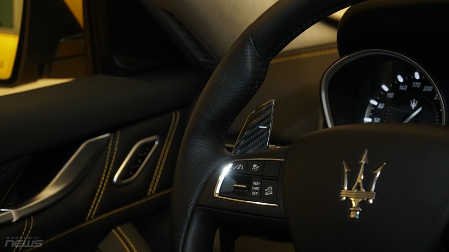 Cận cảnh Maserati Levante Trofeo sở hữu màu sơn độc nhất Việt Nam