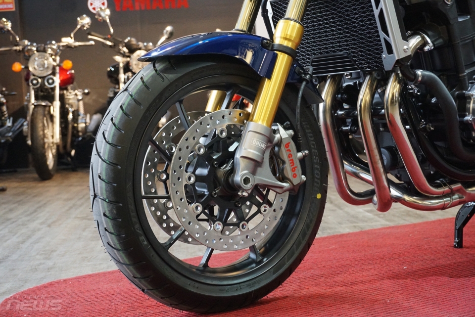 honda cb1300 super four sp dau tien tai viet nam co gia 488 trieu dong