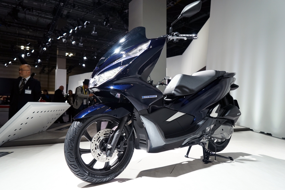 tokyo 2017 honda pcx hybrid va electric xe may lai dau tien tren the gioi