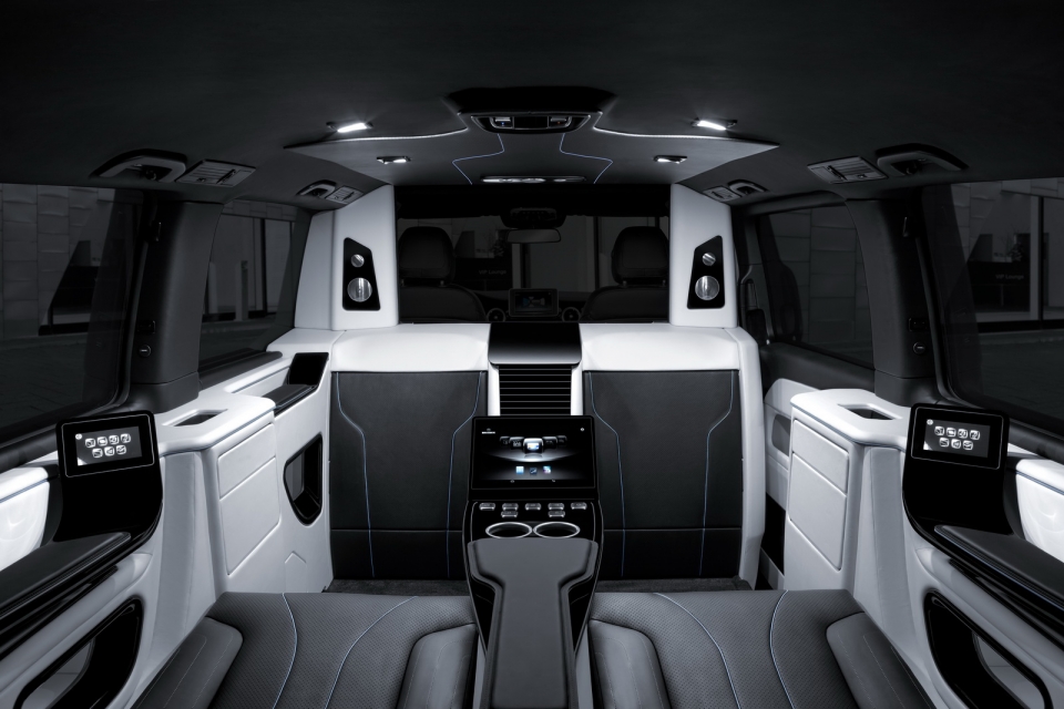 brabus trinh dien chuyen co mat dat mercedes benz v class