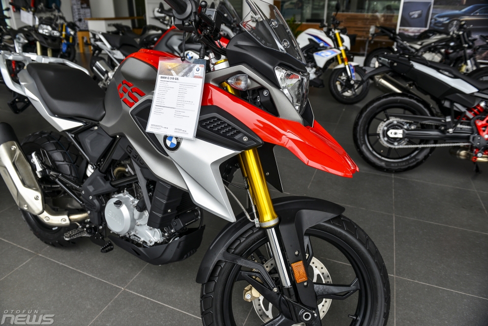 bmw g310 gs pha the doc ton cua kawasaki versys x300 tai viet nam