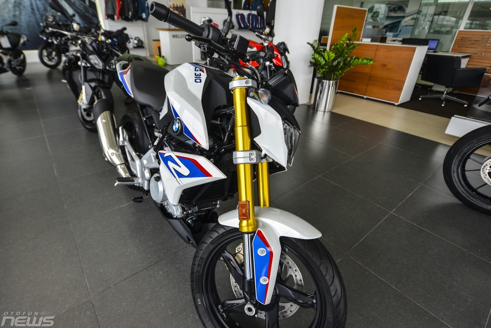 Cận cảnh naked bike 