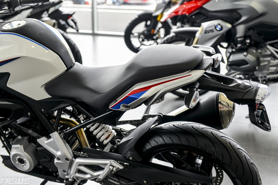 Cận cảnh naked bike 
