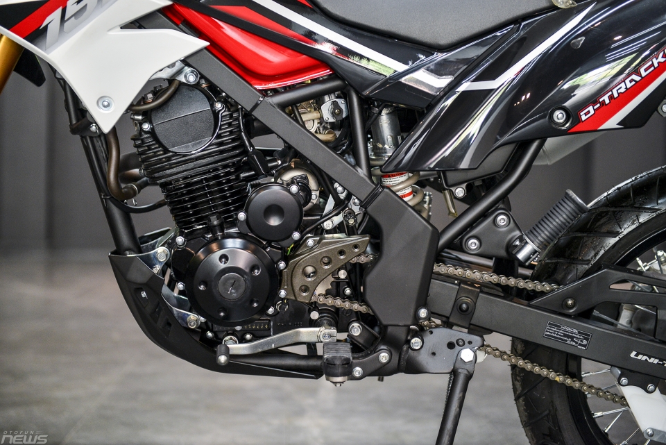 ngam cao cao pho kawasaki d tracker 150 dau tien o ha noi
