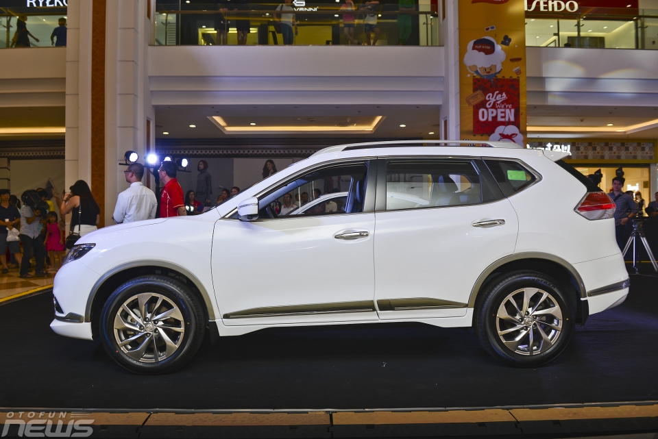 Nissan giới thiệu Sunny XV Premium S và X-Trail SV Premium L nissan gioi thieu sunny xv premium s va x trail sv premium l