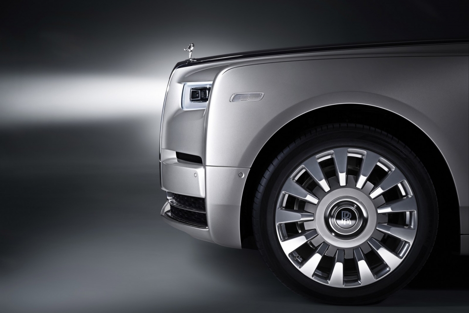 rolls royce phantom 2018 ke thua huyen thoai