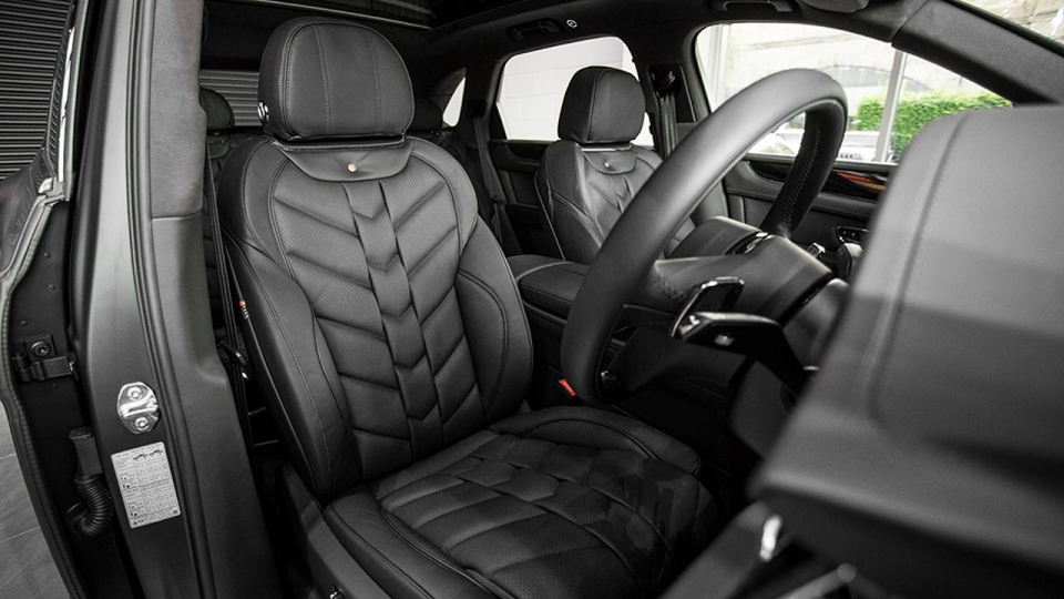 Kahn Design trình diễn Bentley Bentayga Le Mans đen tuyền đầy ấn tượng kahn design trinh dien bentley bentayga le mans den tuyen day an tuong